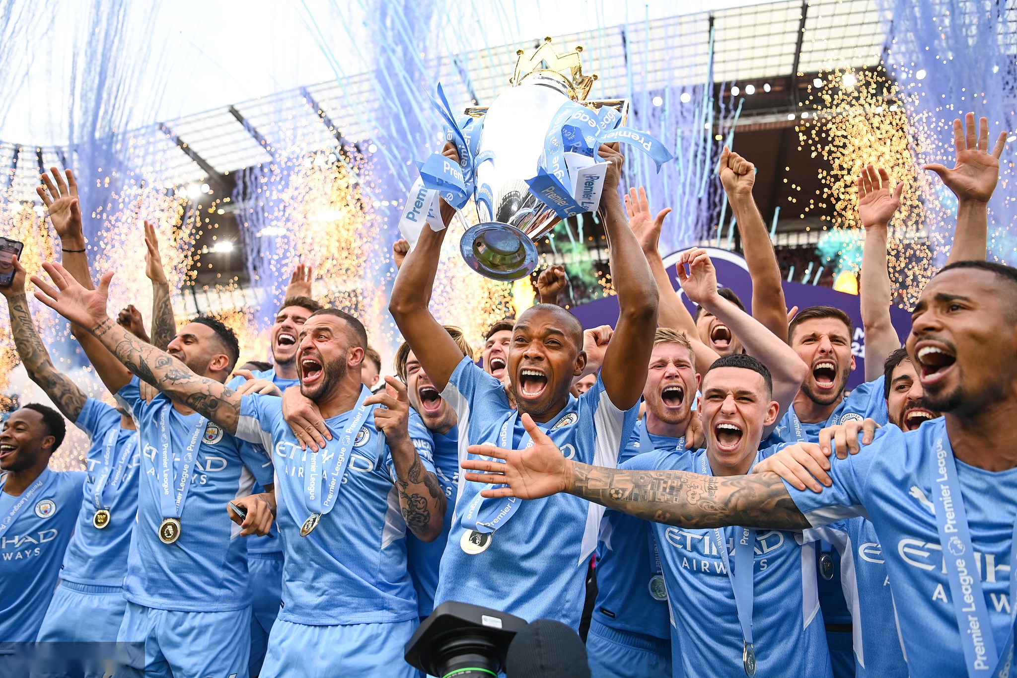 曼城欧冠征途：逆境突围，剑指巅峰荣耀